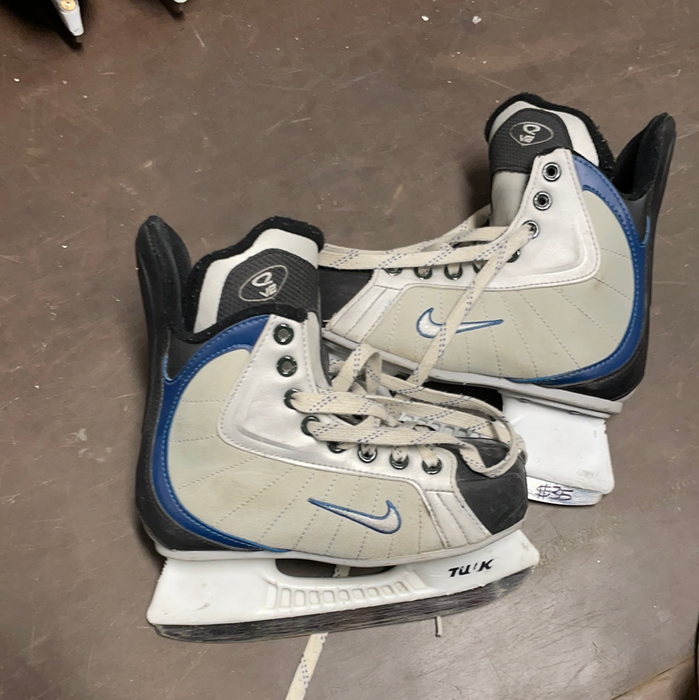 Used Nike Quest V2 2EE Skates