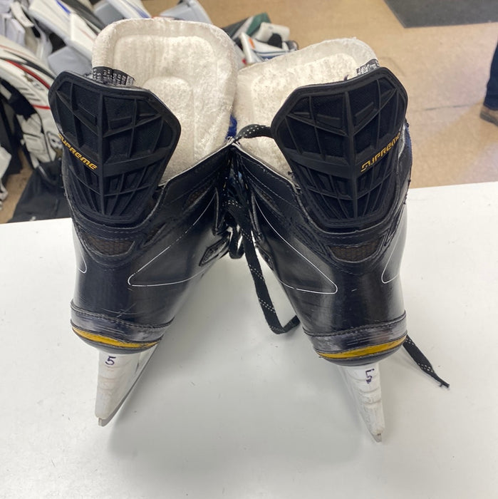 Used Bauer 180 Size 5 D Skates