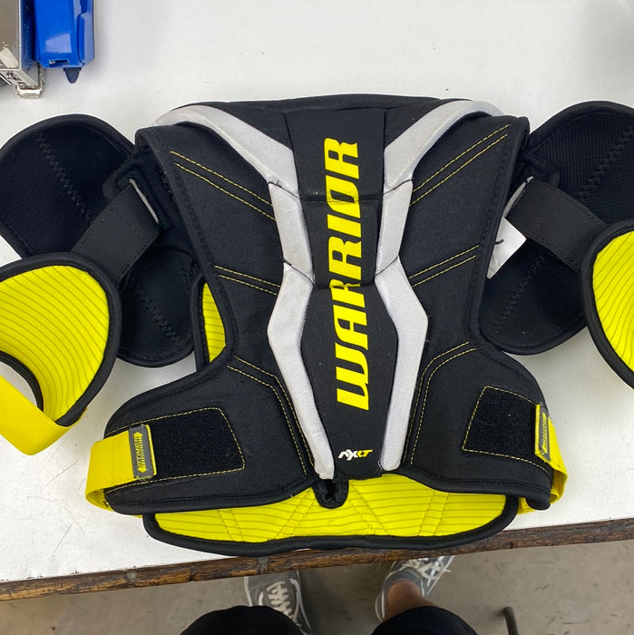 Used Warrior Dynasty Junior Large/Extra Large Shoulder Pads