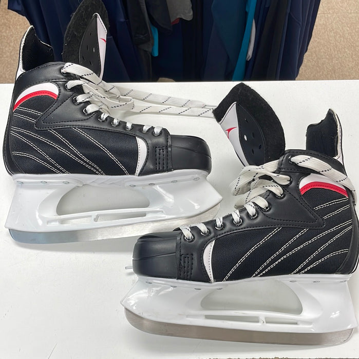 Used Vic 8D Player Skates