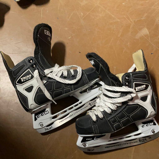 Used CCM Tacks 692 1D Skates