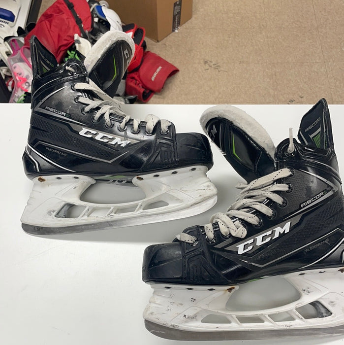 Used CCM RibCor 78k 7 EE Player Skates