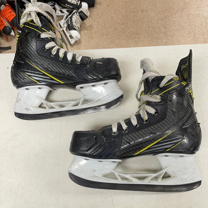 Used CCM SuperTacks 13.5D Youth Player Skates
