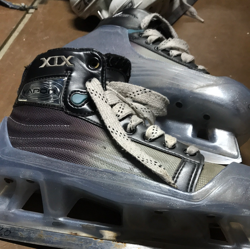 Used Bauer Vapor XIX 3EE Goal Skates