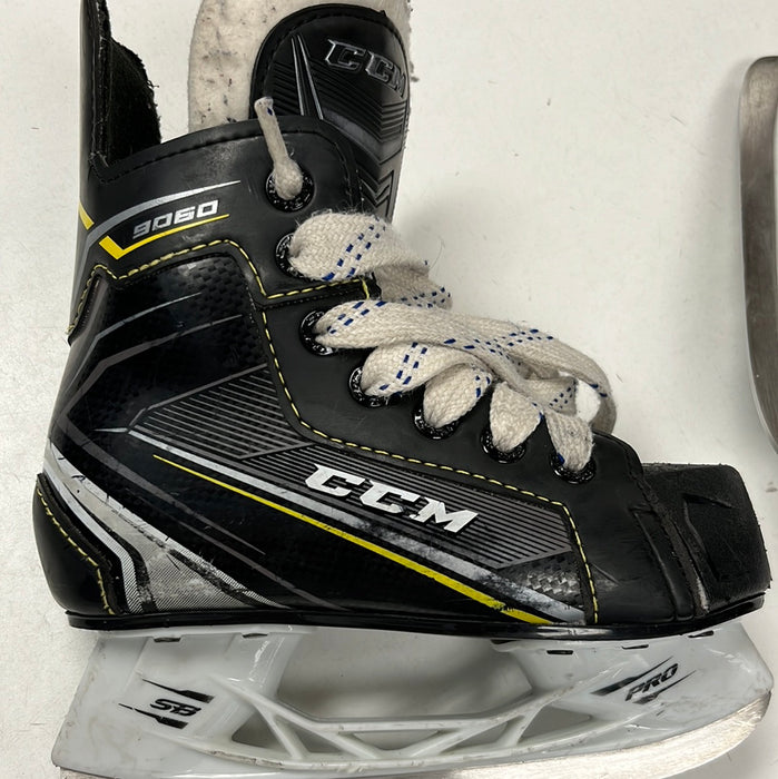 Used CCM Tacks 9060 Youth 10.5 Skate