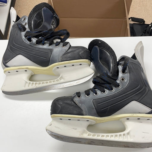 Used Nike Quest5 8.5 EE Player Skates