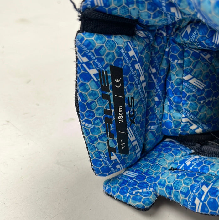 Used True XC5 11” Player Gloves