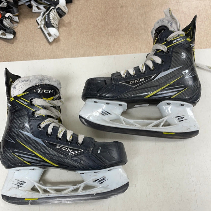 Used CCM SuperTacks 13.5D Youth Player Skates