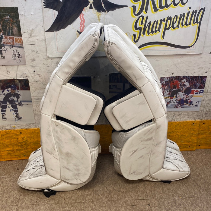 Used CCM Eflex 4.9 34+2 Goal Pads