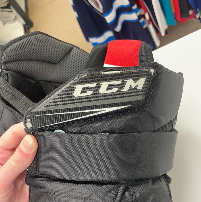 Used CCM Extreme Flex E2.5 Junior Small Goal Pants