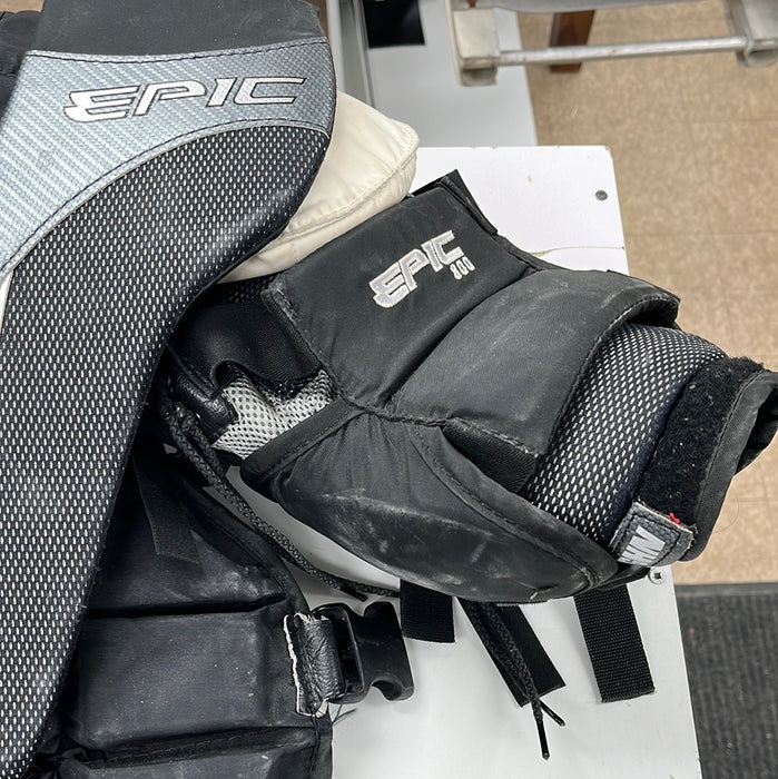 Used Vaughn Epic 800 Junior Medium Chest Protector