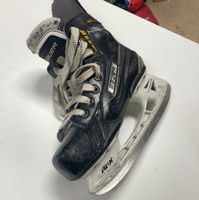 Used Bauer Supreme s190 13.5D Youth Skates