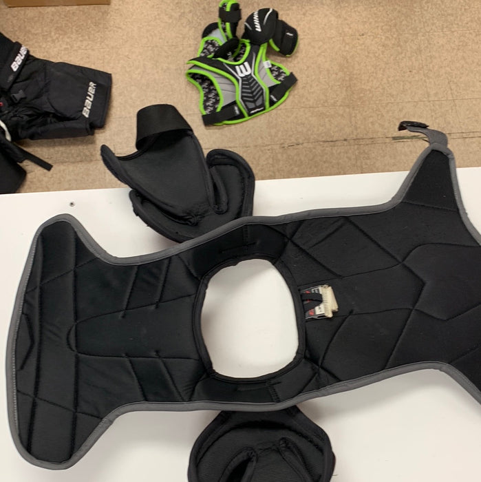 Used CCM QLT230 Junior Medium Shoulder Pads