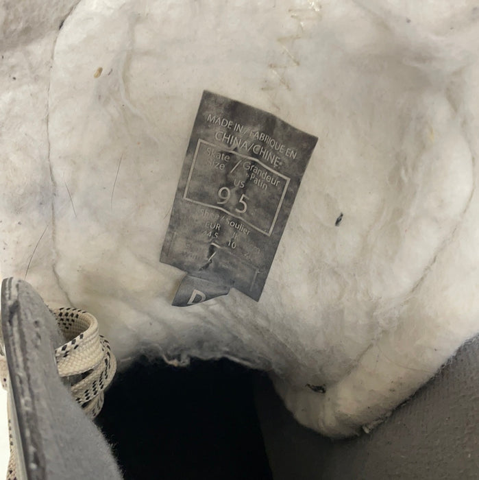 Used CCM RibCor 44k 9.5D Player Skates