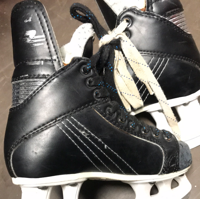 Used Graf Supra 502 2D Skates