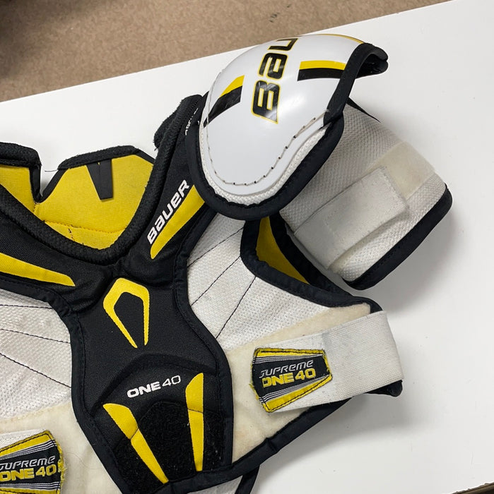 Used Bauer Supreme One40 Youth Shoulder Pads