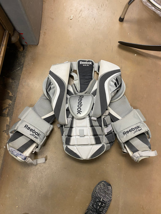 Used Reebok 6k Junior Large chest protector