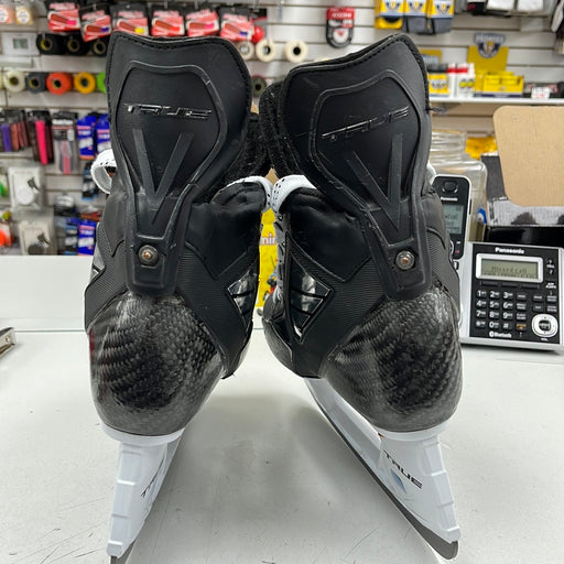 Used True Custom 5.5 Skate