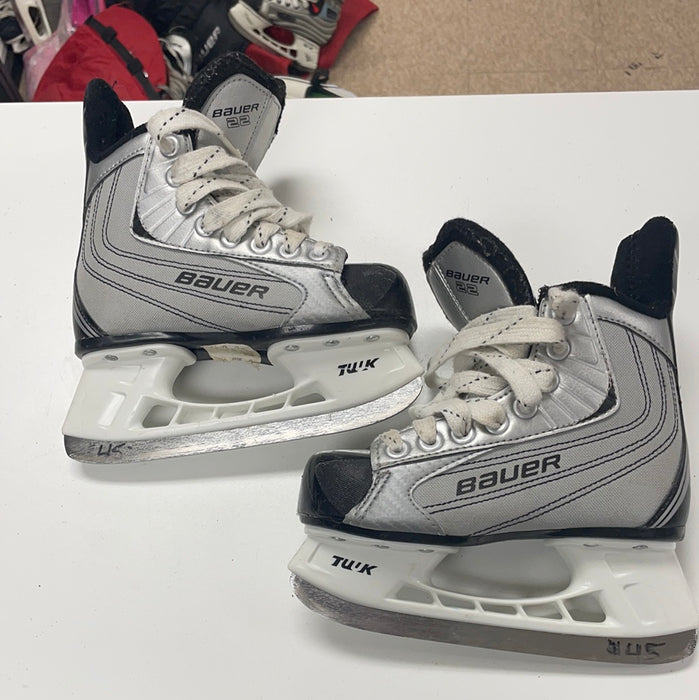 Used Bauer 22 11D Youth Skates