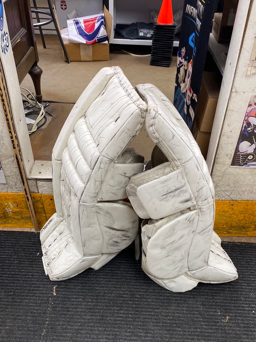 Used CCM Extreme Flex II 760 32+1 Goal Pads