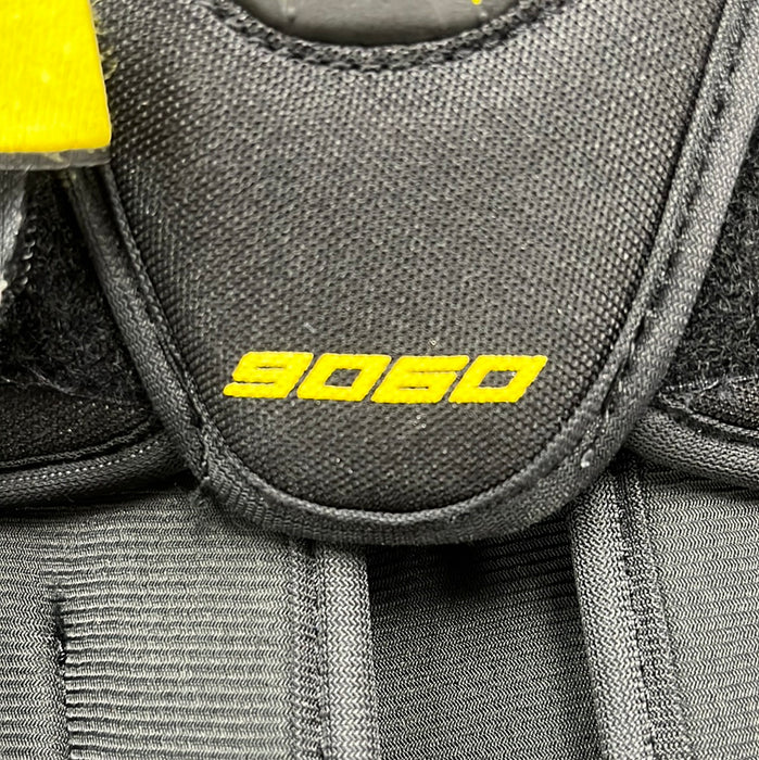 Used CCM Tacks 9060 Senior Medium Shoulder Pads