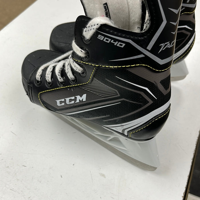 Used CCM Tacks 9040 12Y Player Skate