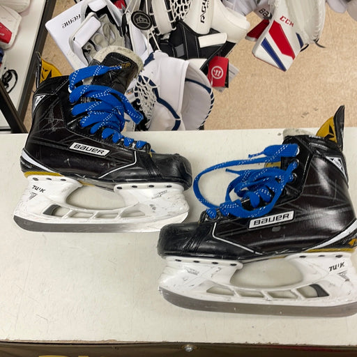 Used Bauer Supreme s180 5.5D Player Skates