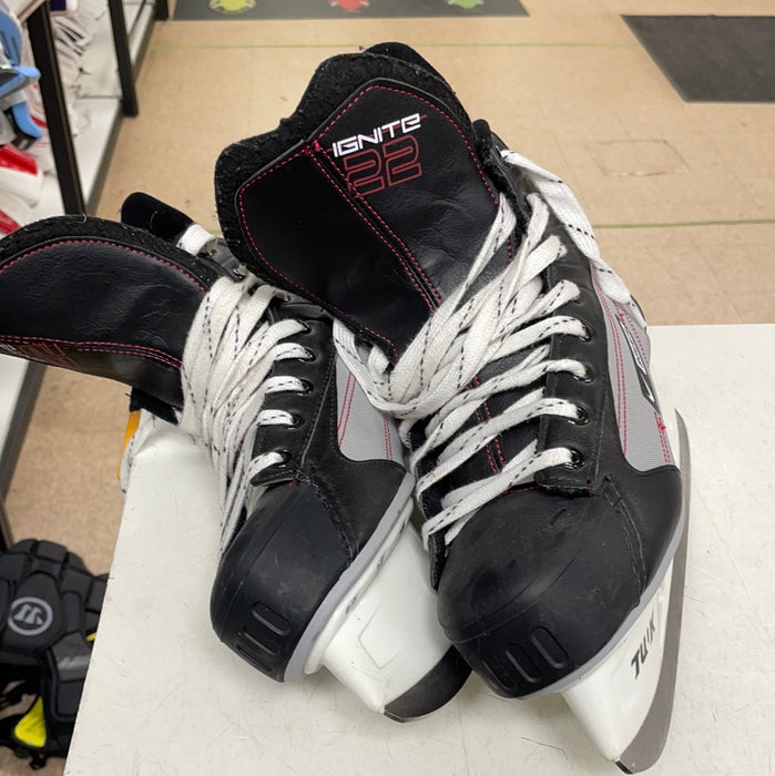 Used Nike Bauer Ignite 22 6.5D Skates