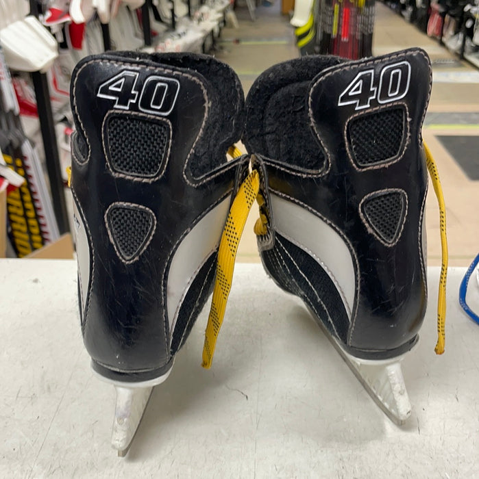Used CCM 40 8D Youth Skates