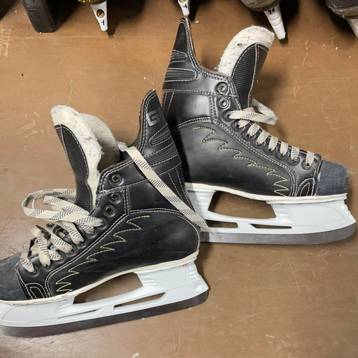 Used Graf Supra 735 4.5D Player Skates