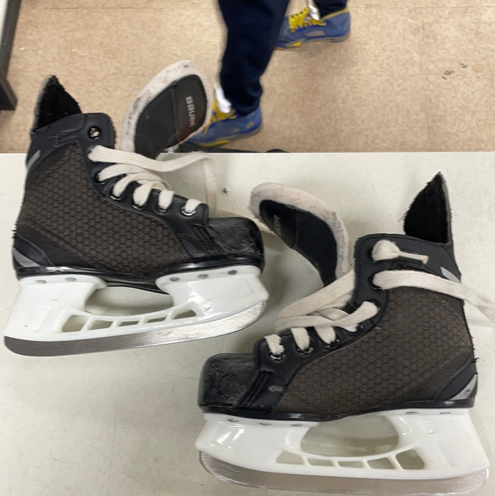 Used Bauer Charger 12D Youth Skates