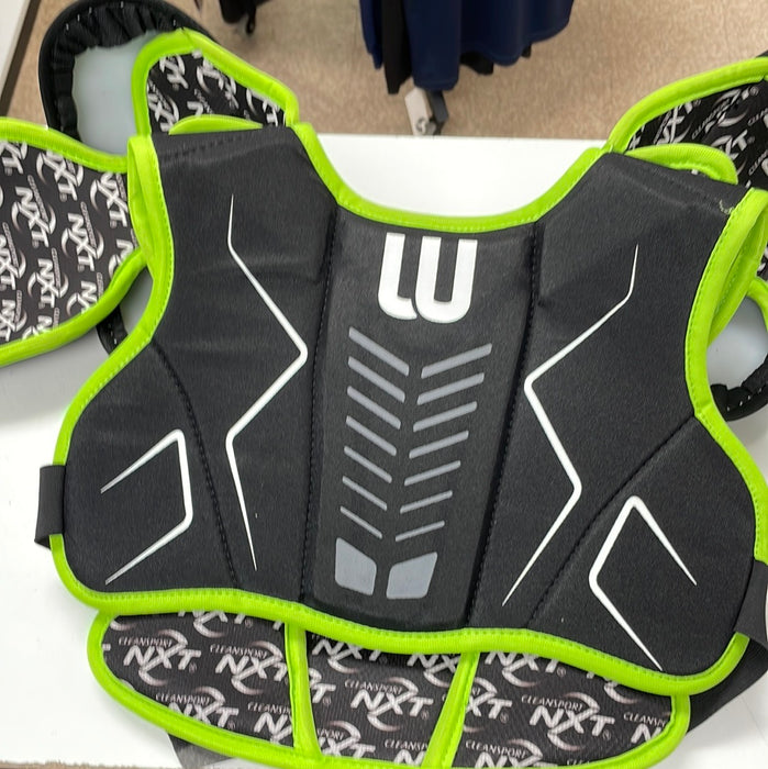 Used Winnwell AMP 500 Junior Medium Shoulder Pads