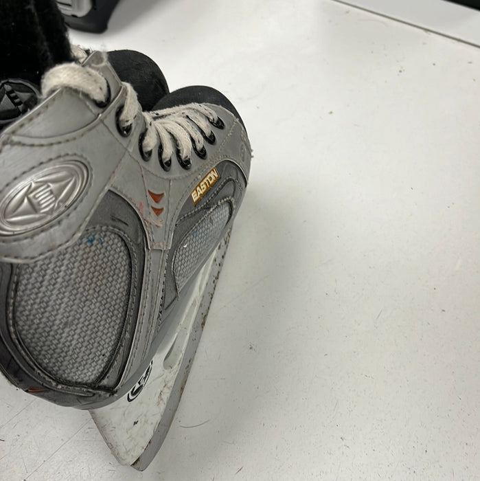 Used Easton Synergy 11.5D Youth Player Skate