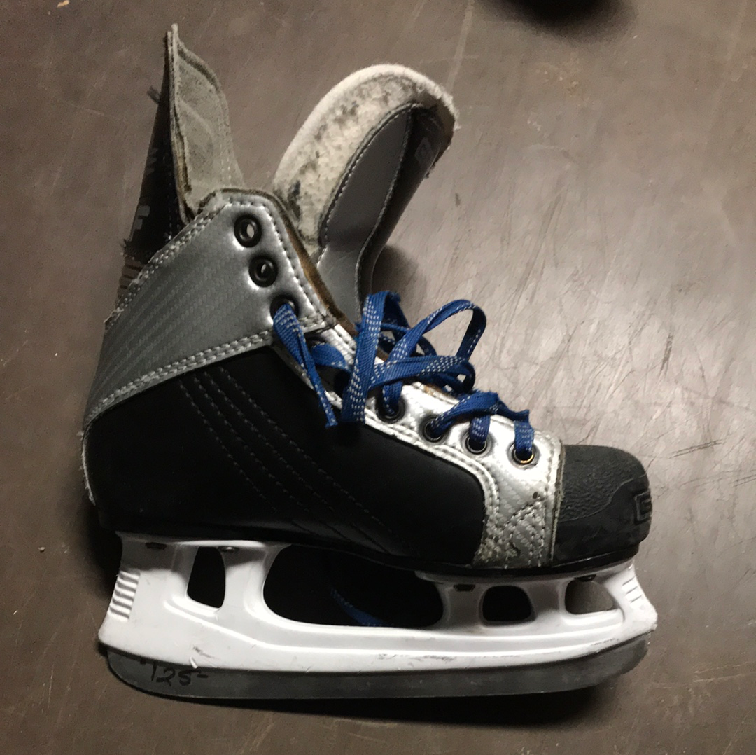 Used Graf Supra 502 2.5D Skates Crow's Sports