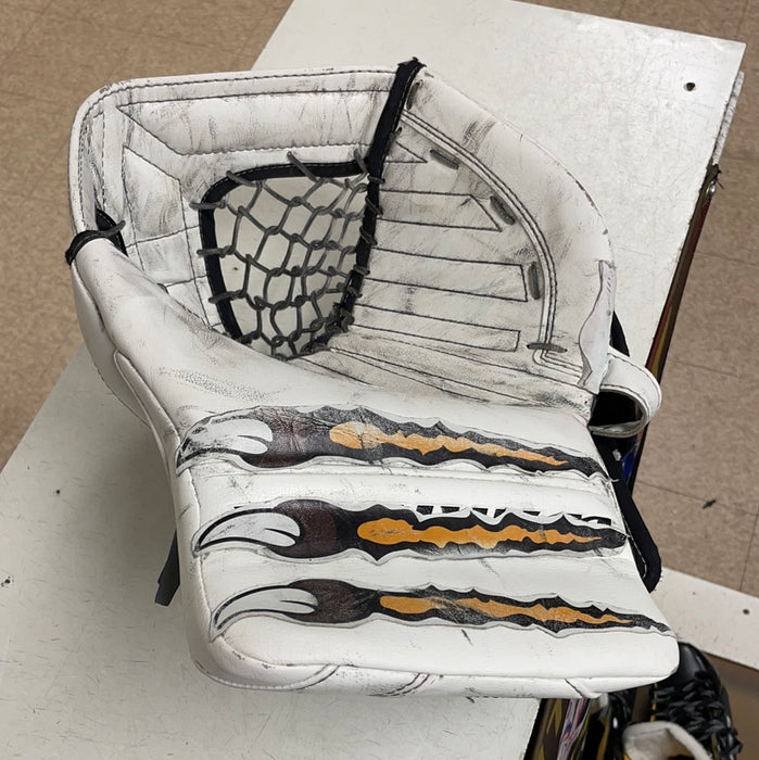 Used Warrior RGT Pro Senior Goalie Glove