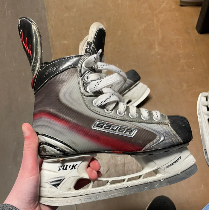 Used Bauer Vapor X7.0 3EE Player Skates