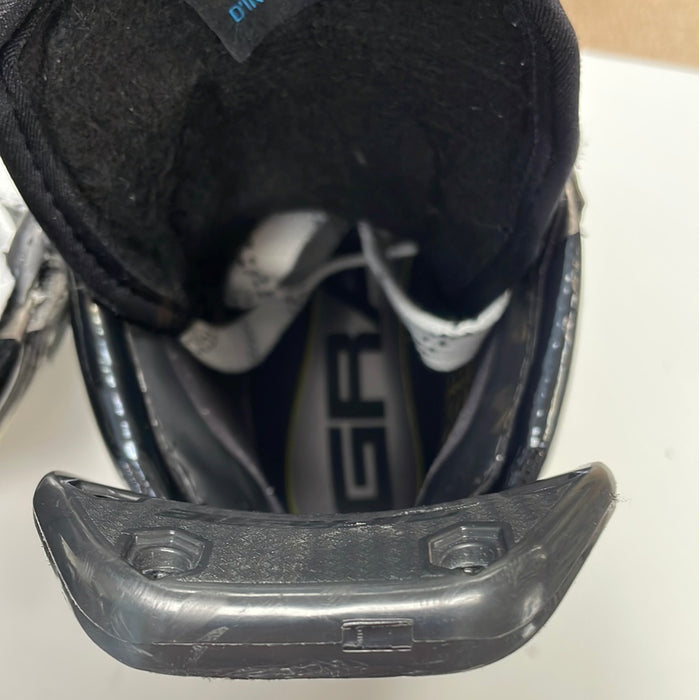 Used Bauer Supreme UltraSonic 9.5D Player Skates