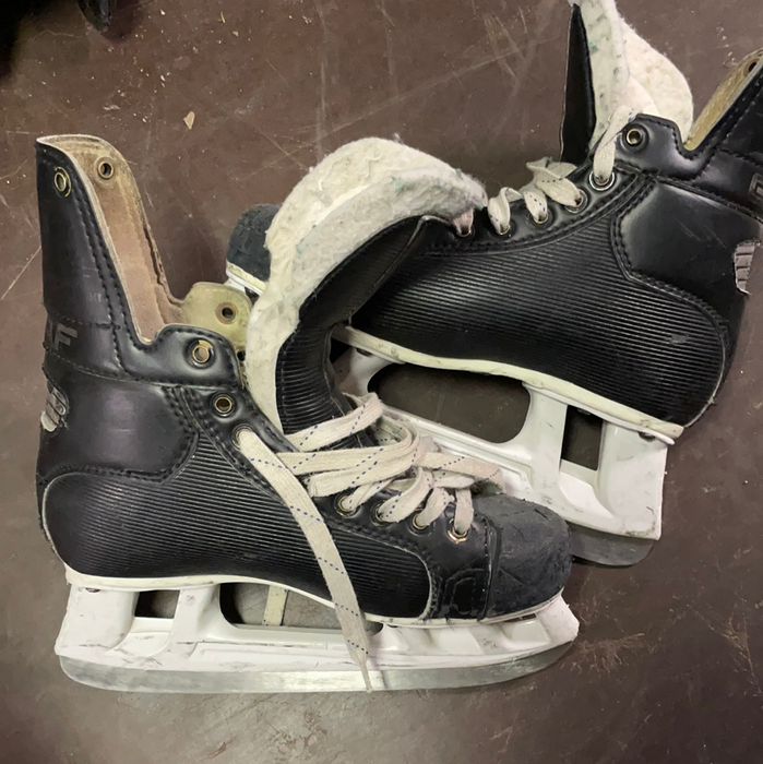 Used Graf Supra 705 5.5D Player Skates