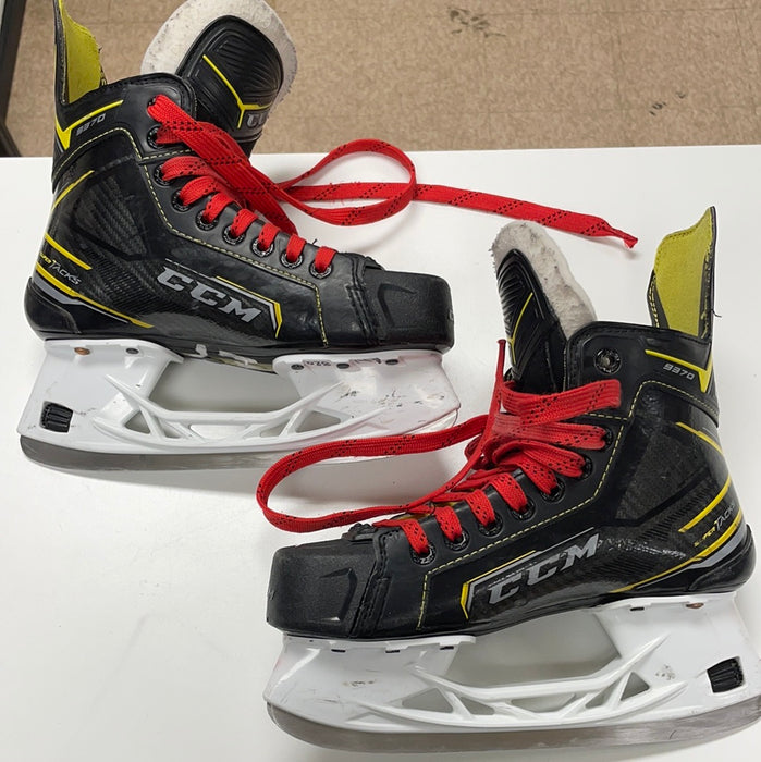 Used CCM SuperTacks 9370 4D Player Skates