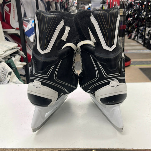 Used Vic HX1 3D Junior Skates