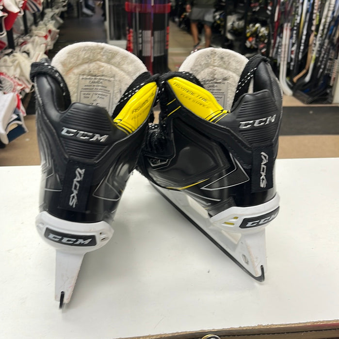 Used CCM Tacks 7.5 Goal Skate