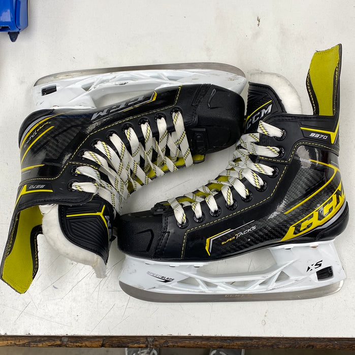 Used CCM Super Tacks 9370 4.5 D Skates