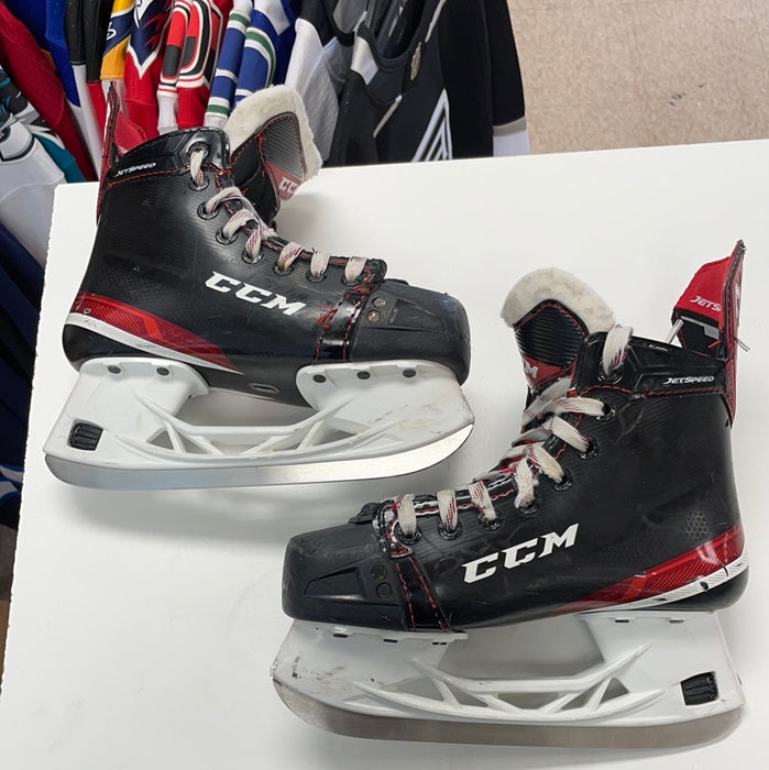 Used CCM JetSpeed FT475 2.5 D Player Skates