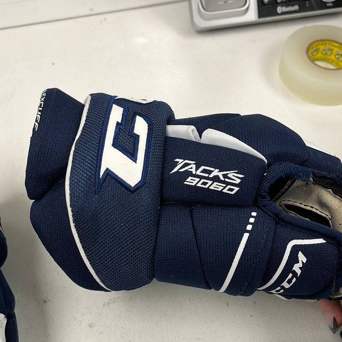 Used CCM Tacks 9060 11” Glove