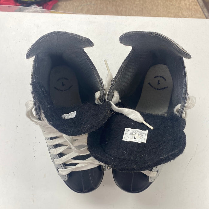 Used CCM 232 Size 1 Skates