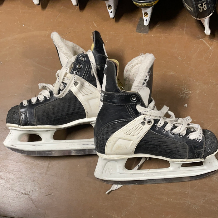 Used CCM Tacks 159 3D Player Skates